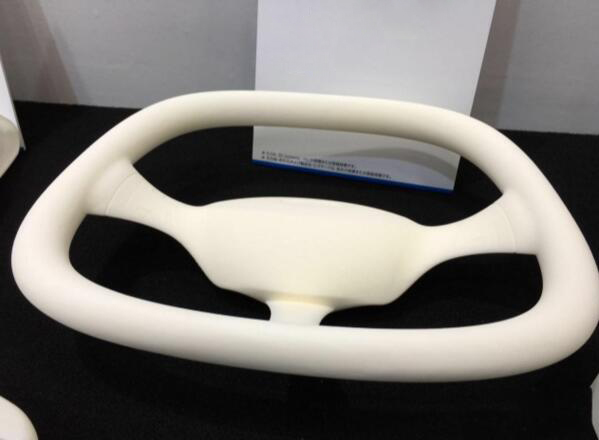 Nylon prints the steering wheel